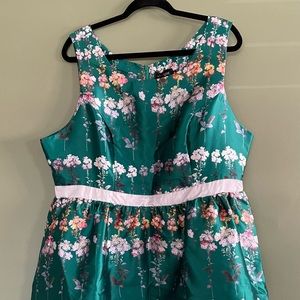 XXL Liza Luxe Spring dress with petticoat, hidden zipper and pockets